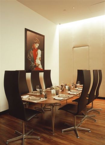 Aquavit Restaurant_New York_Oxford_Table series_Arne Jacobsen.jpg