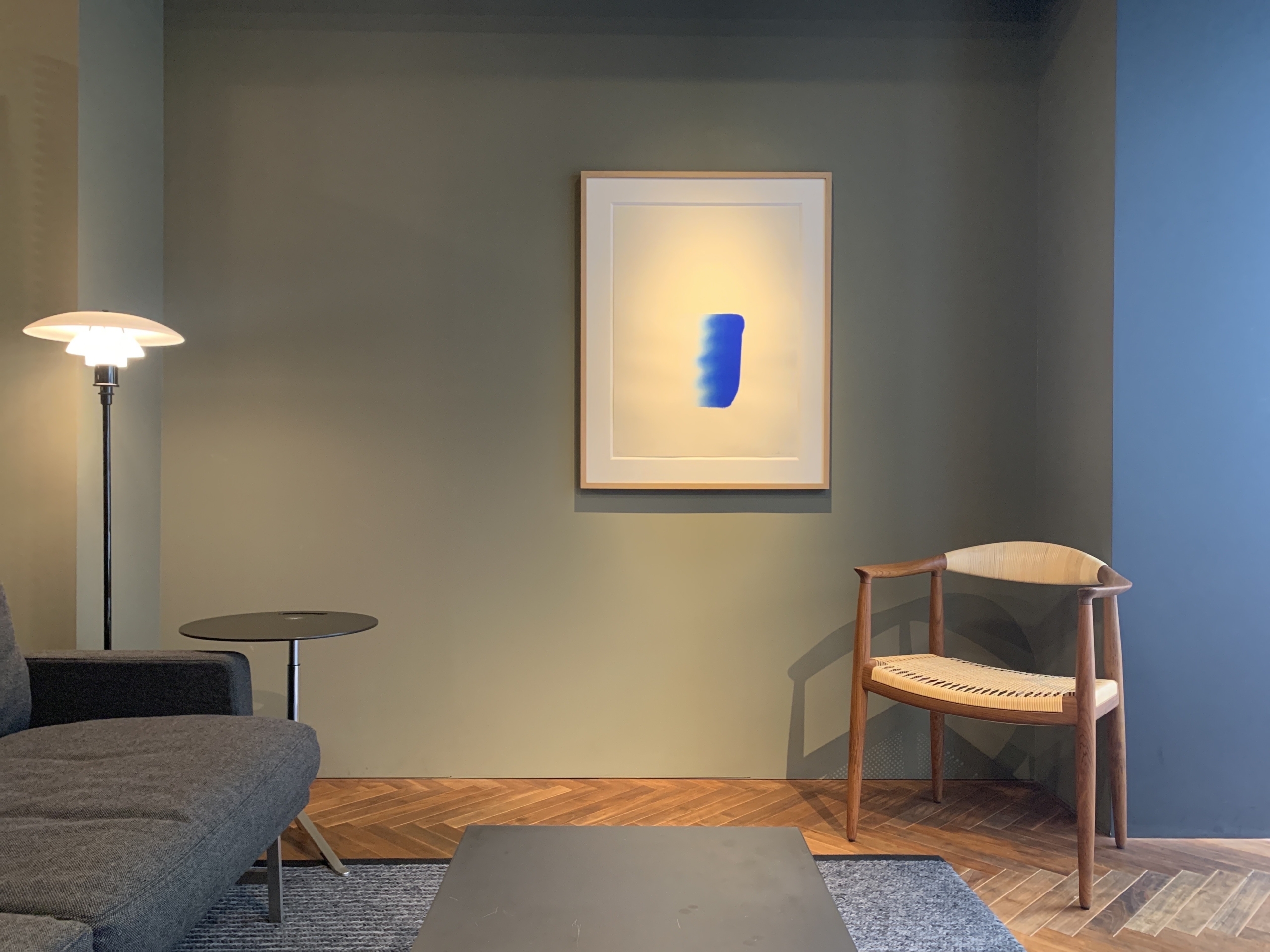 展示品のご紹介】”余白”を愉しむ青の表現｜李禹煥・Cy Twombly | DANSK