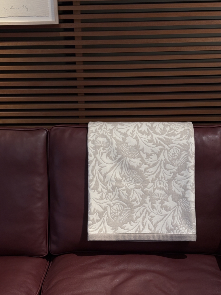 ロロ・ピアーナ・インテリア　スロー