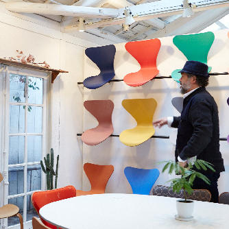 HOUSE OF TOBIAS JACOBSENに灯りがともりました。