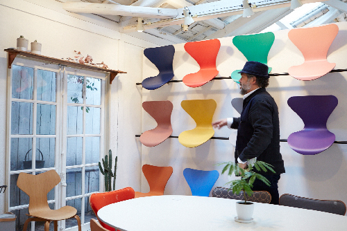 HOUSE OF TOBIAS JACOBSENに灯りがともりました。